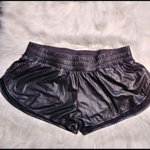 Lorna Jane uniquely black workout shorts